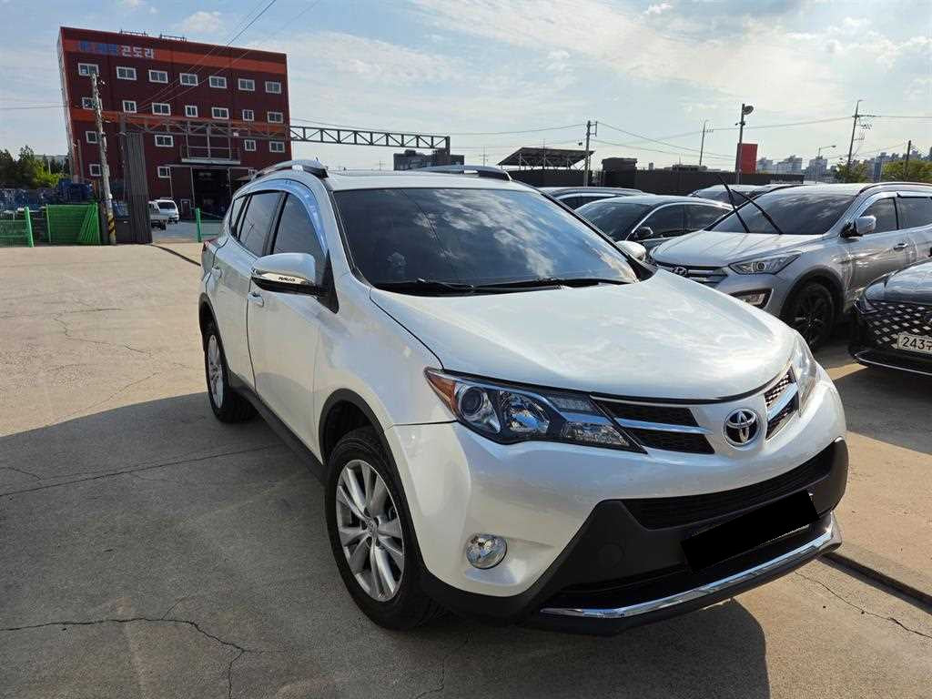 Toyota RAV4 — photo 02
