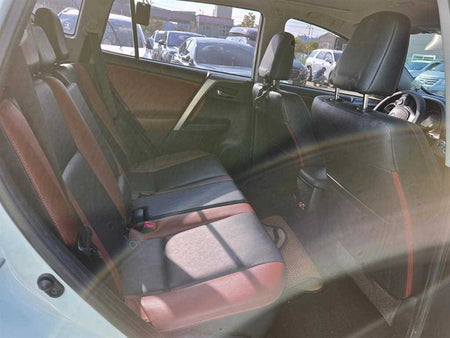 Toyota RAV4 — photo 06