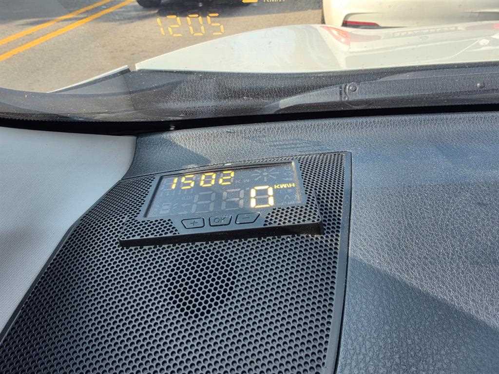 Toyota RAV4 — photo 11