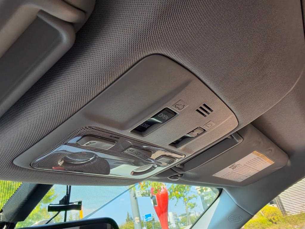 Toyota RAV4 — photo 15