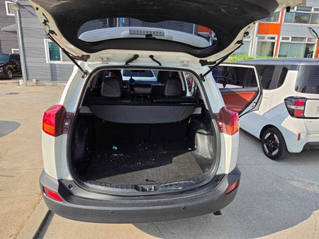 Toyota RAV4 — photo 18