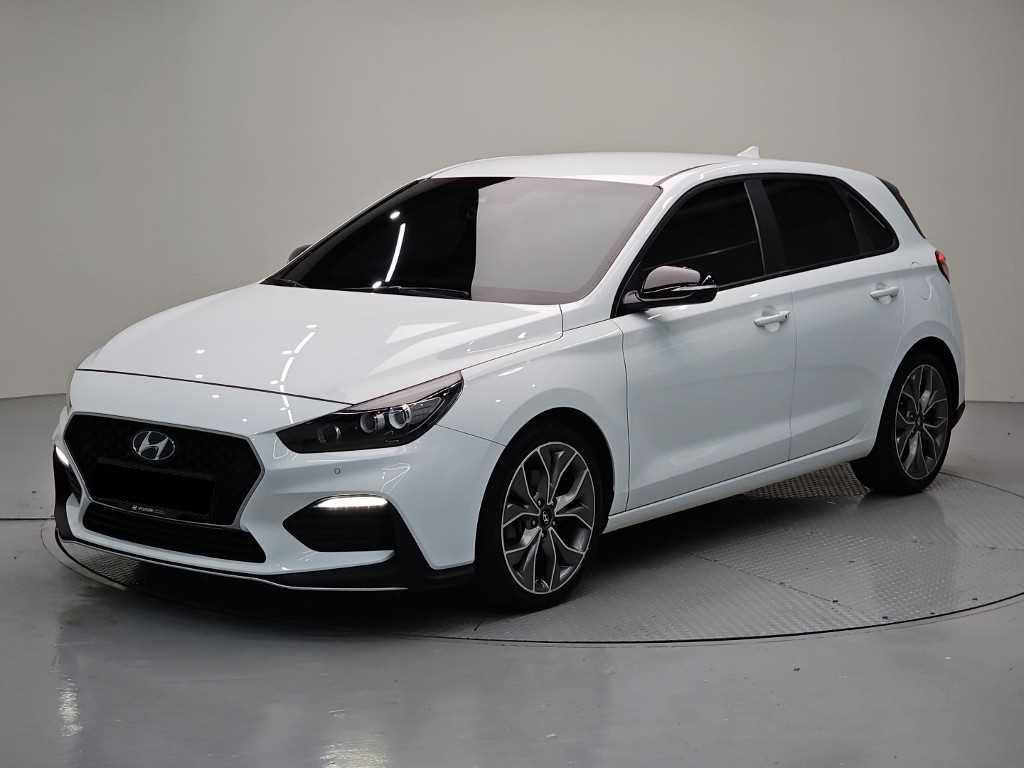 Hyundai i30 — photo 01