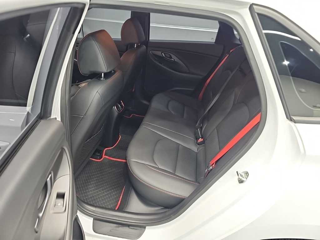 Hyundai i30 — photo 12