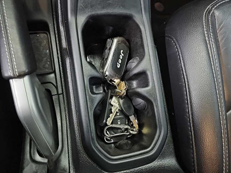 Jeep Wrangler — photo 16