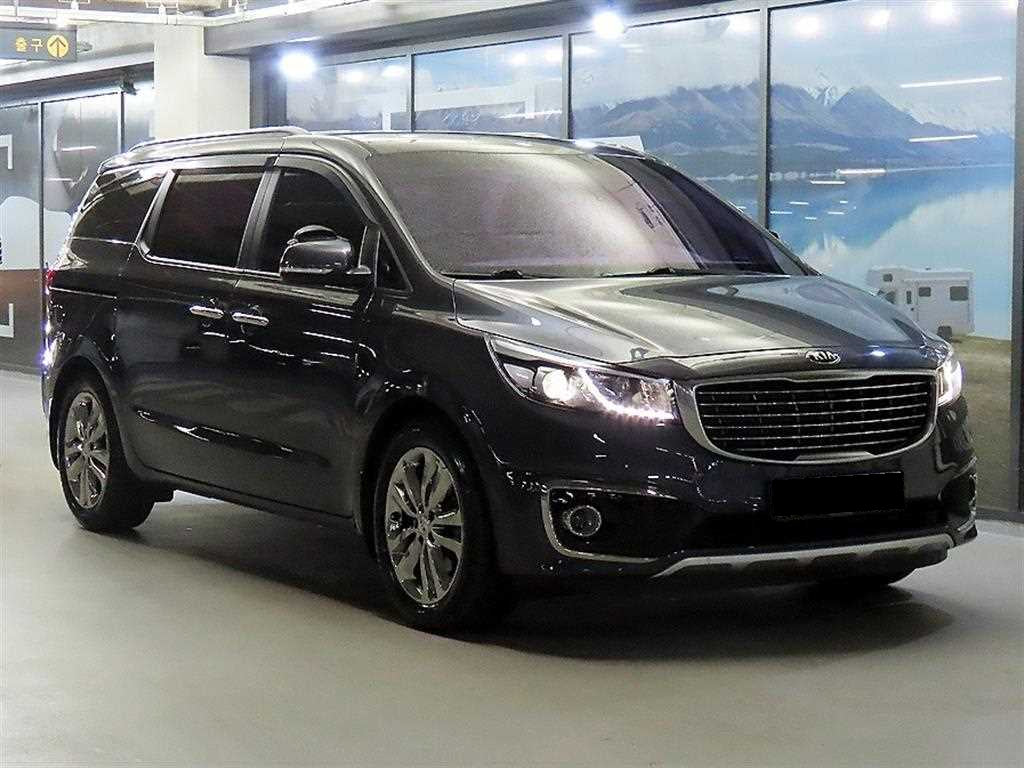 Kia Carnival — photo 01