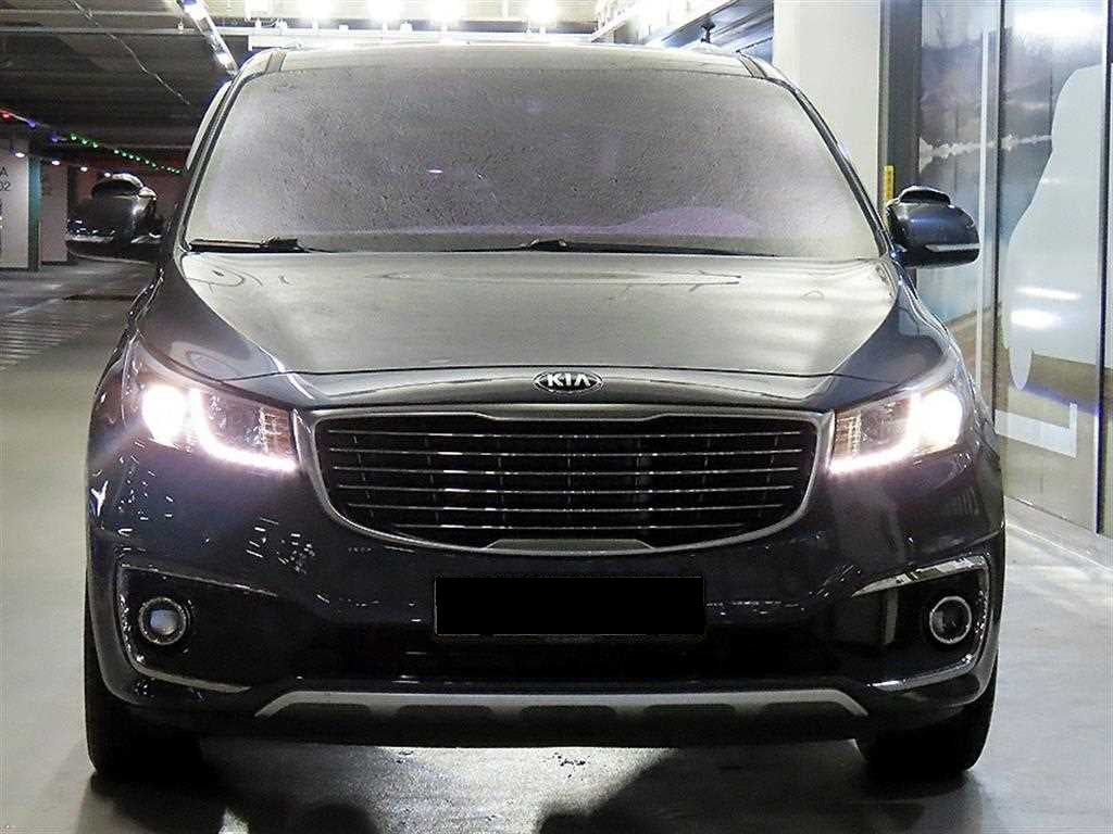 Kia Carnival — photo 02