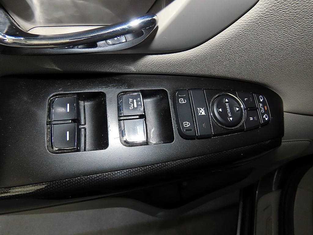 Kia Carnival — photo 13