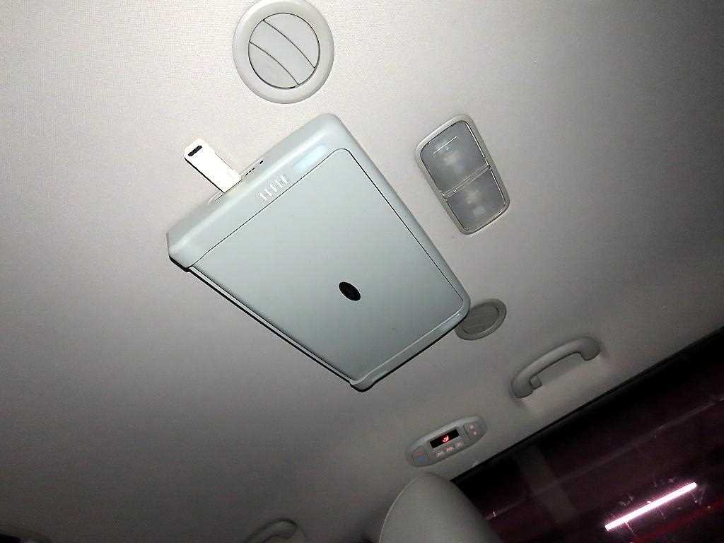 Kia Carnival — photo 16