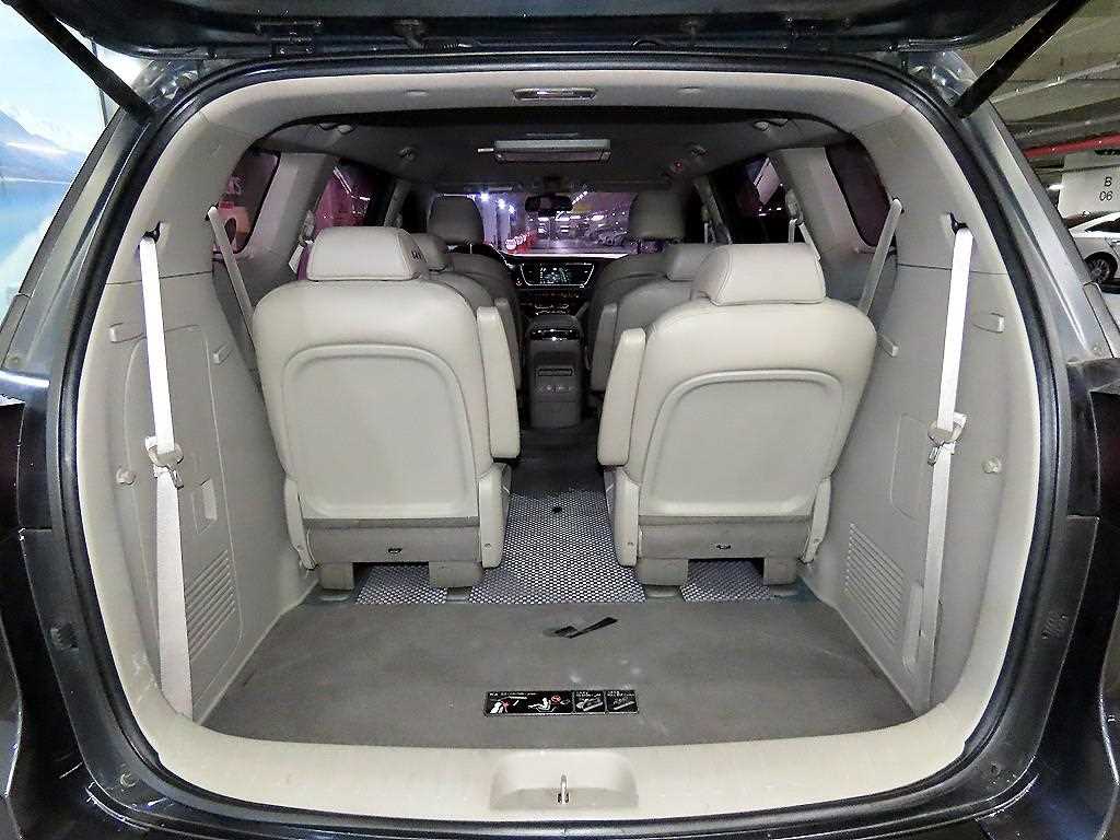 Kia Carnival — photo 17
