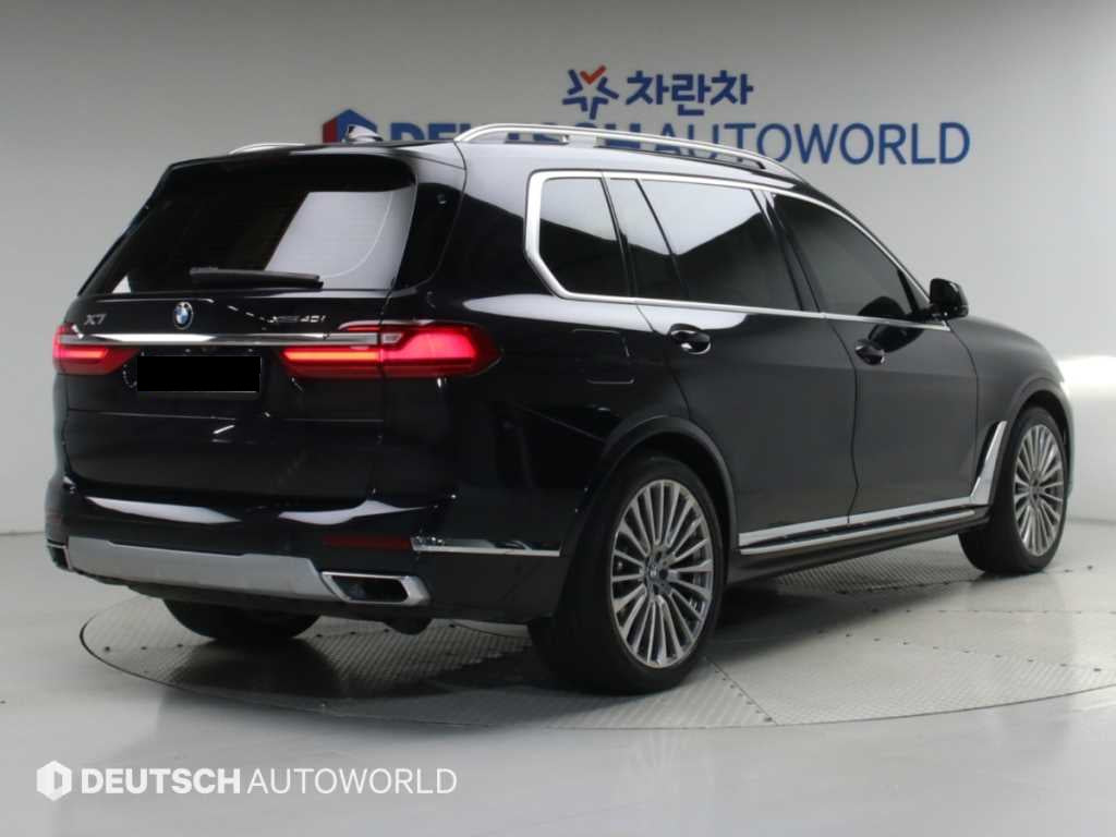 BMW X7 — photo 02
