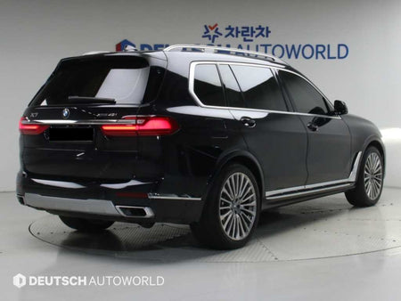 BMW X7 — photo 02