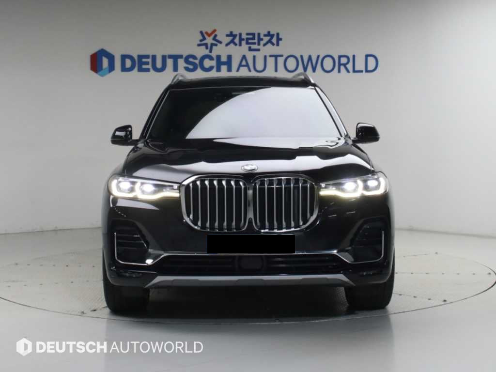 BMW X7 — photo 03