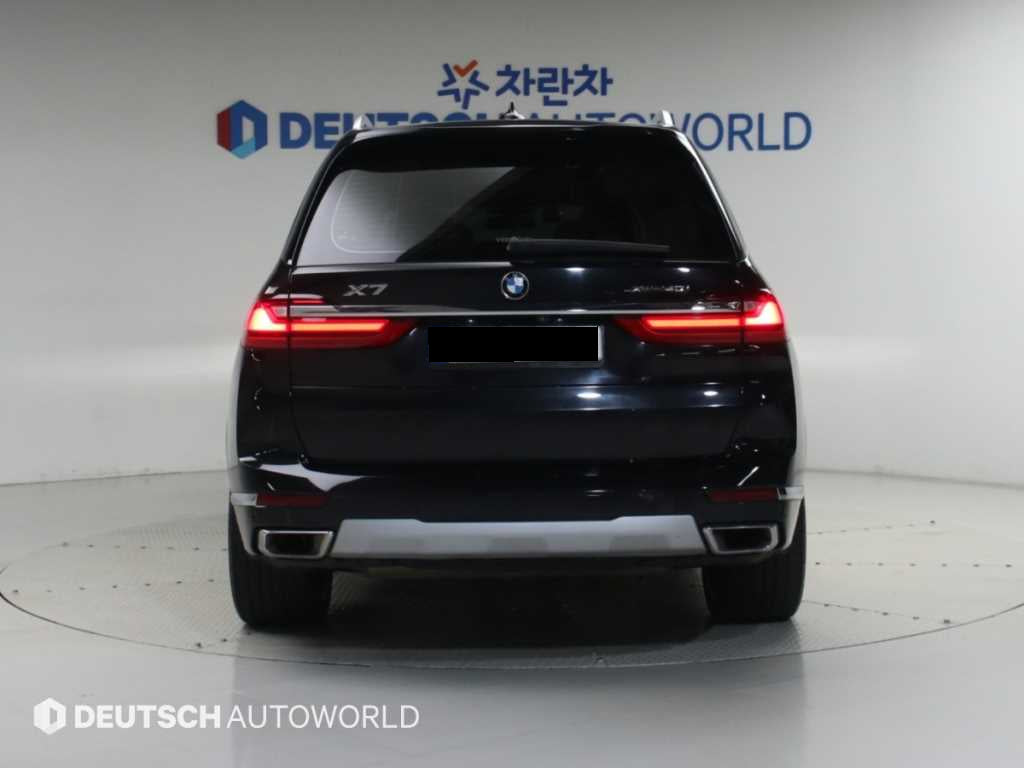 BMW X7 — photo 04
