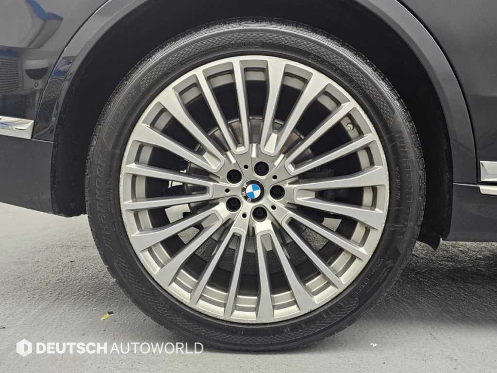 BMW X7 — photo 05