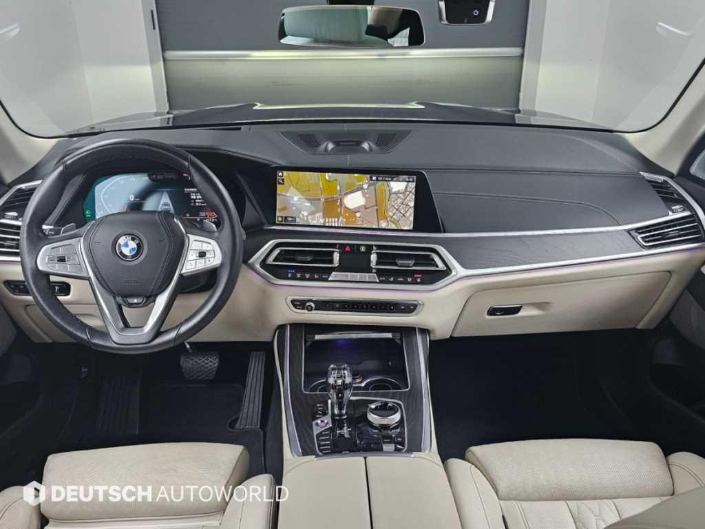 BMW X7 — photo 07