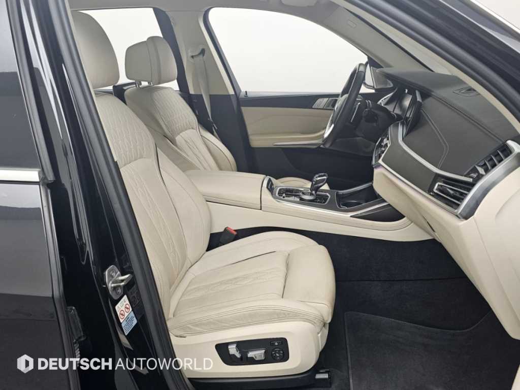 BMW X7 — photo 10