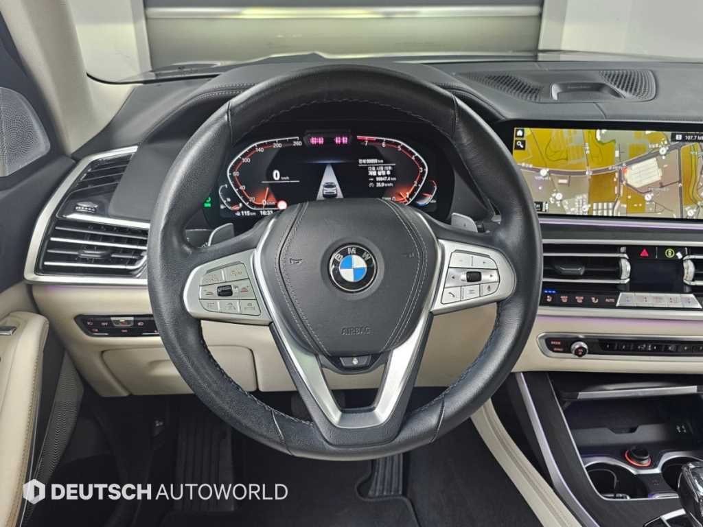 BMW X7 — photo 13