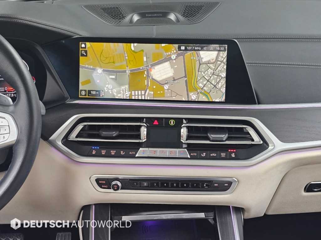 BMW X7 — photo 14