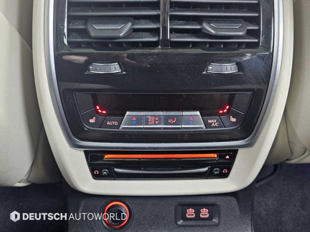BMW X7 — photo 16