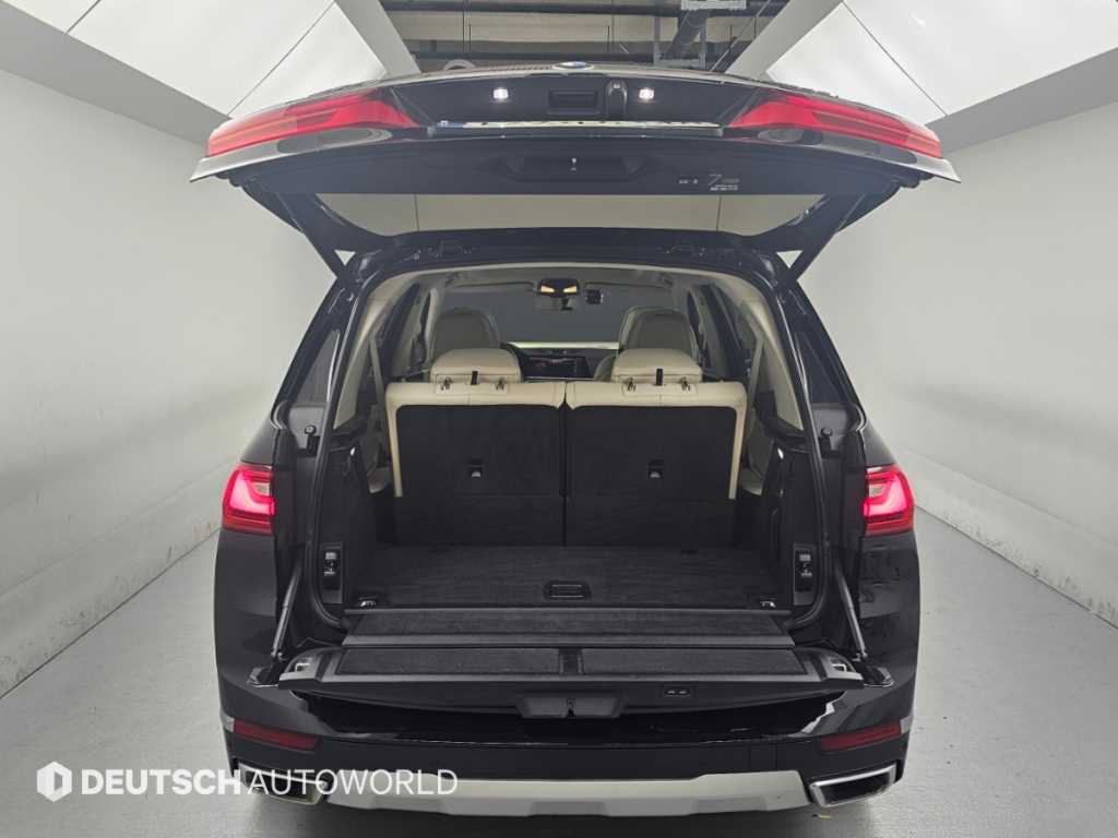 BMW X7 — photo 19