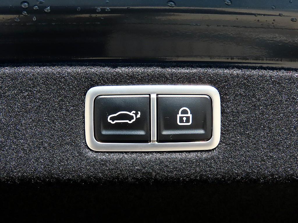 Hyundai Grandeur — photo 18