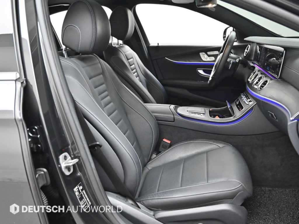 Mercedes-Benz E-Class — photo 10