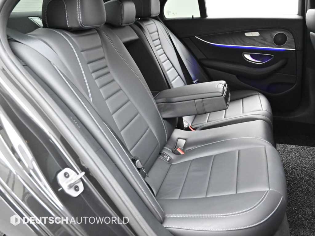 Mercedes-Benz E-Class — photo 12