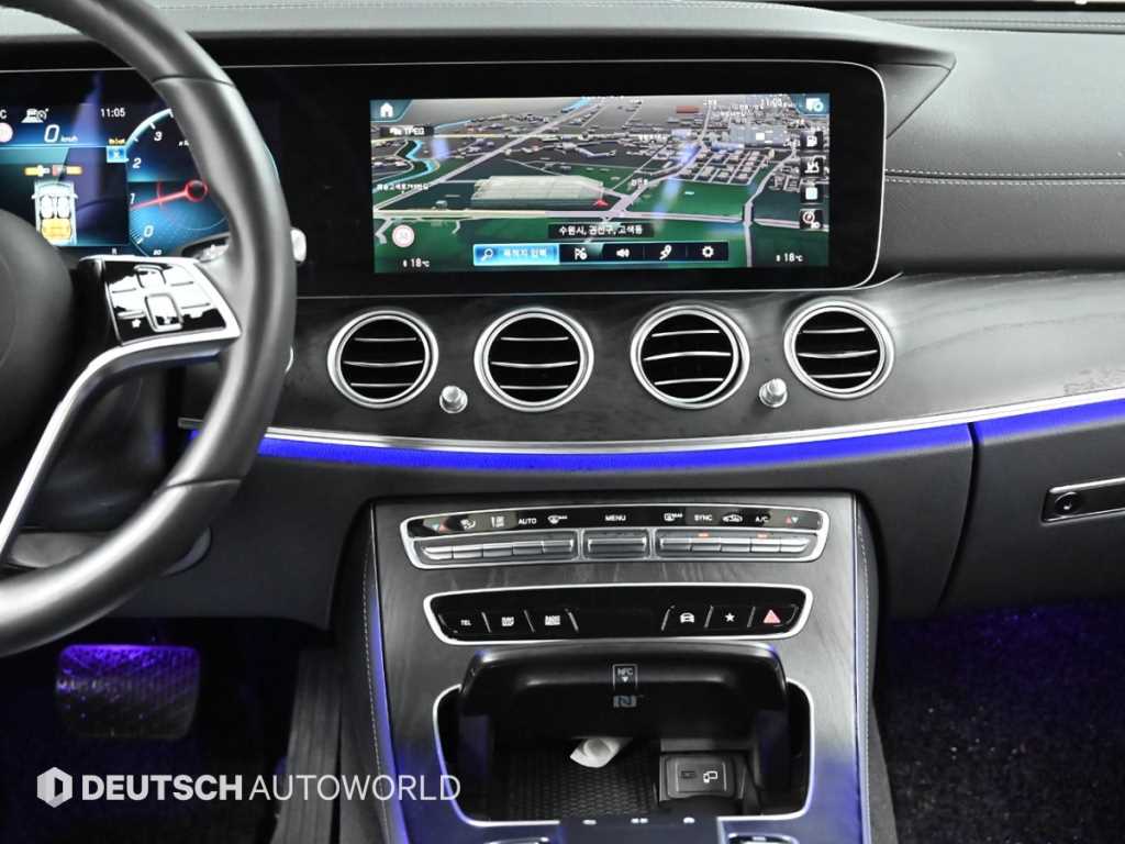 Mercedes-Benz E-Class — photo 14
