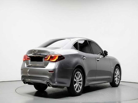 Infiniti Q70 — photo 02