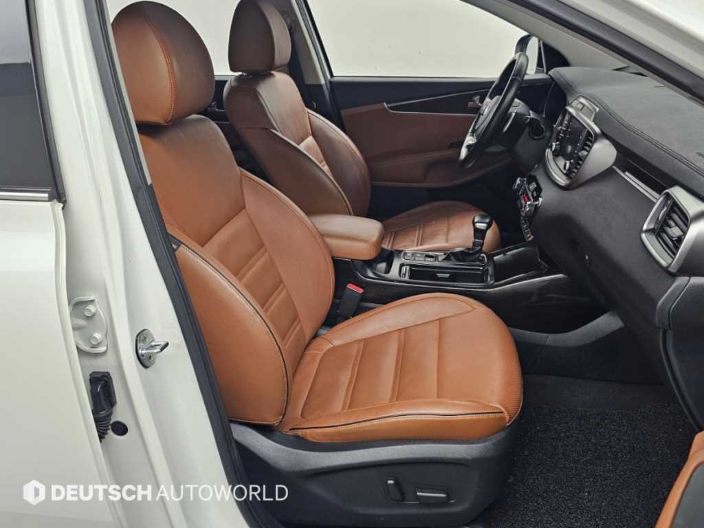 Kia Sorento — photo 10