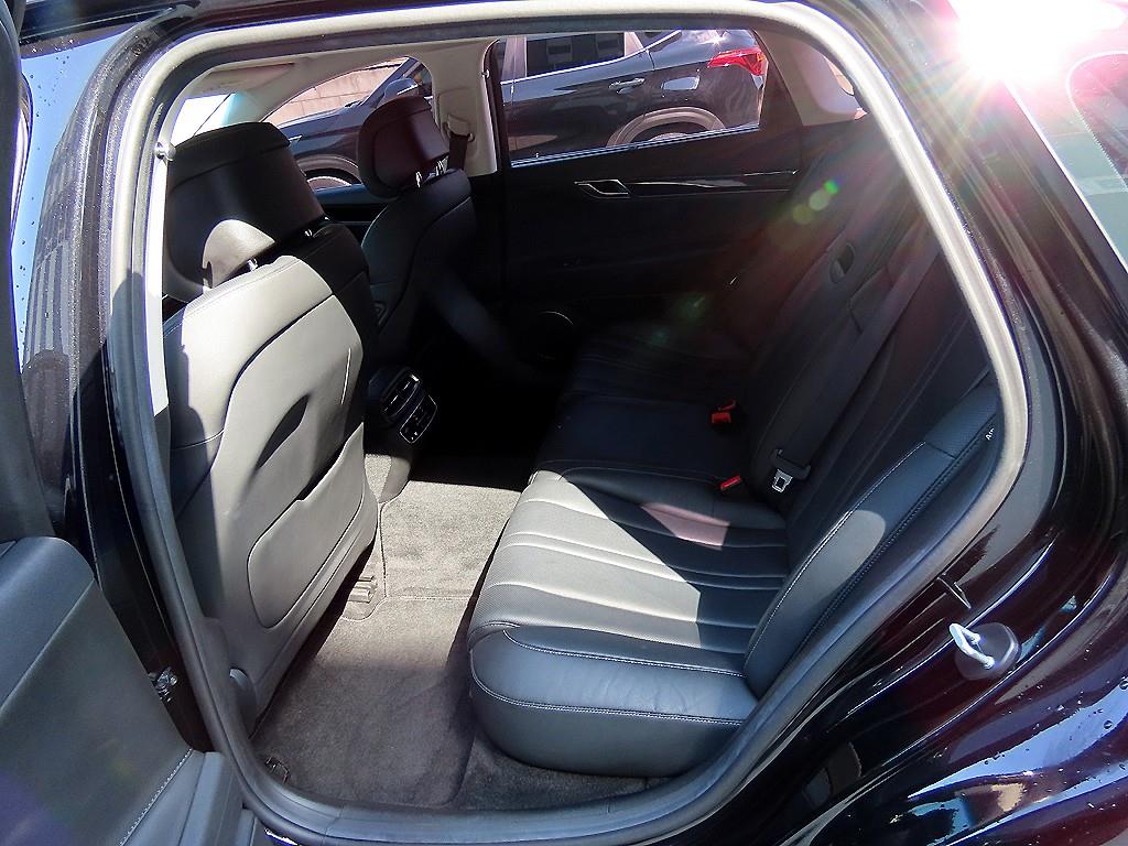 Genesis G80 — photo 06