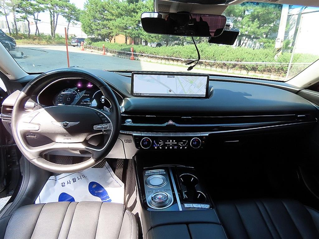 Genesis G80 — photo 07