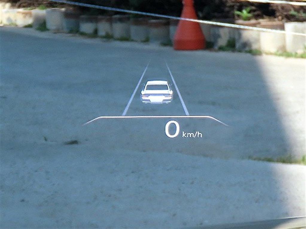 Genesis G80 — photo 10