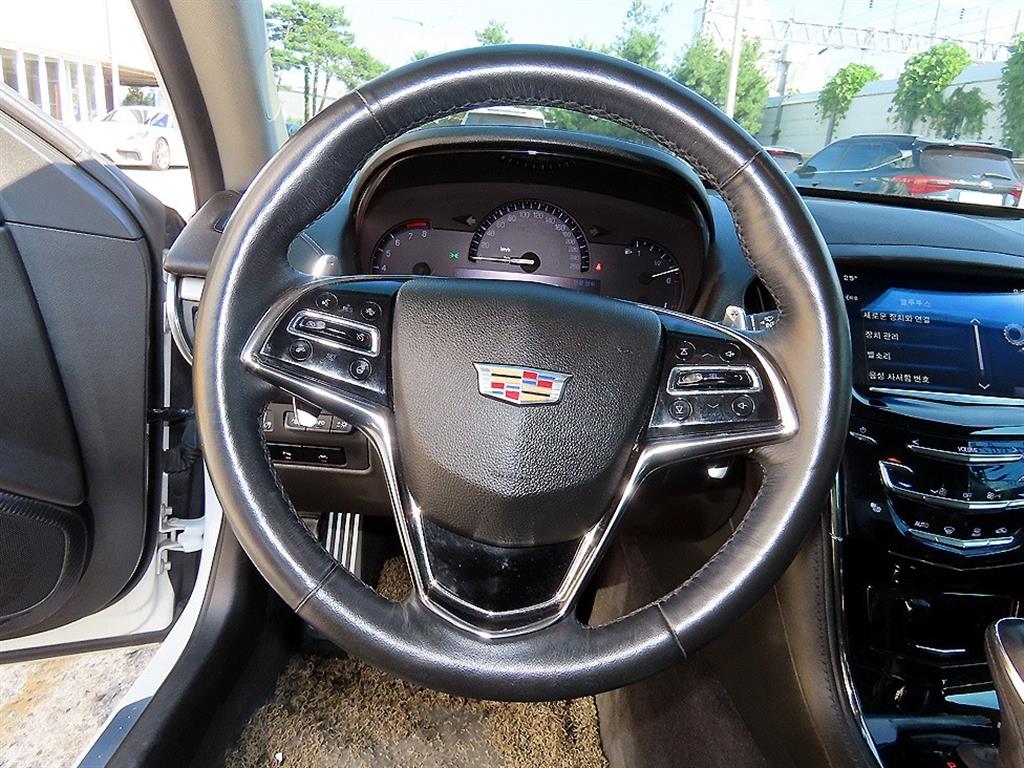 Cadillac ATS — photo 08