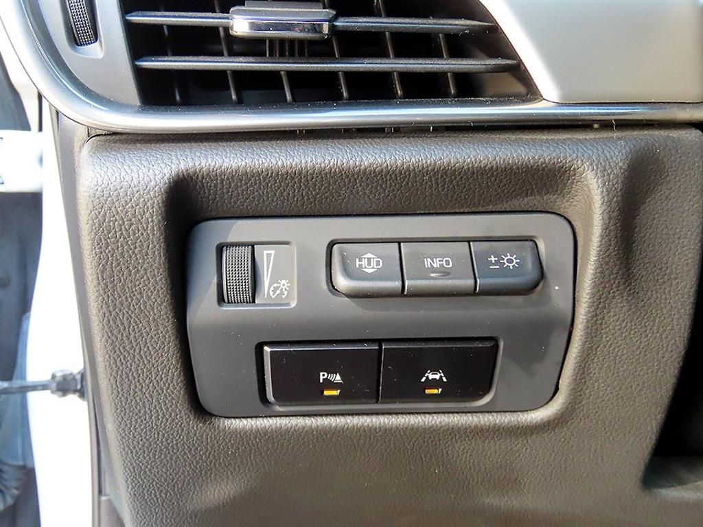 Cadillac ATS — photo 12