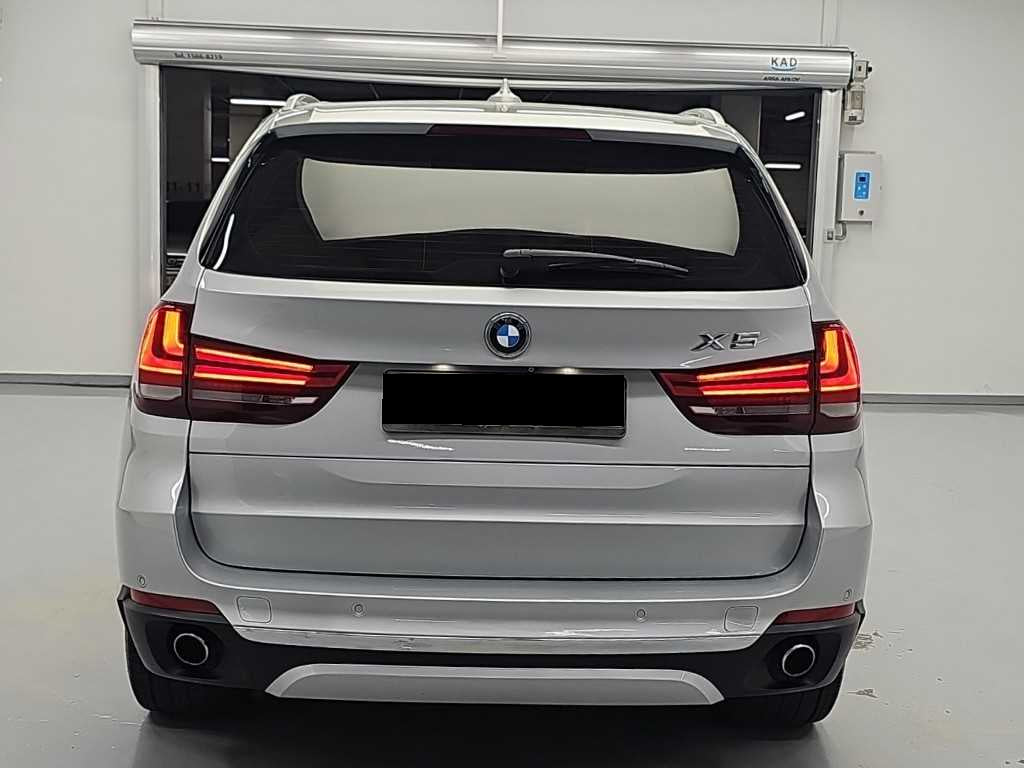 BMW X5 — photo 03