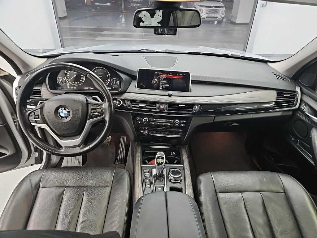BMW X5 — photo 07