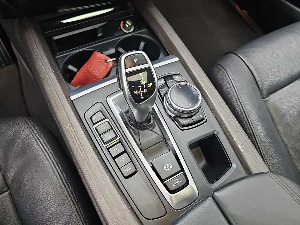 BMW X5 — photo 08