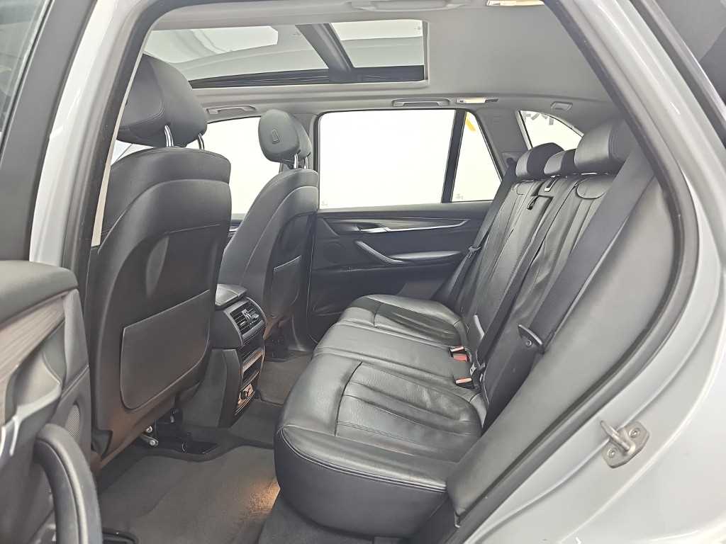 BMW X5 — photo 12
