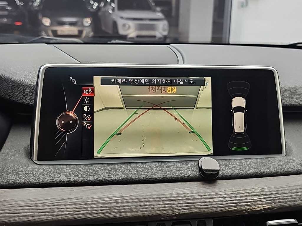 BMW X5 — photo 16