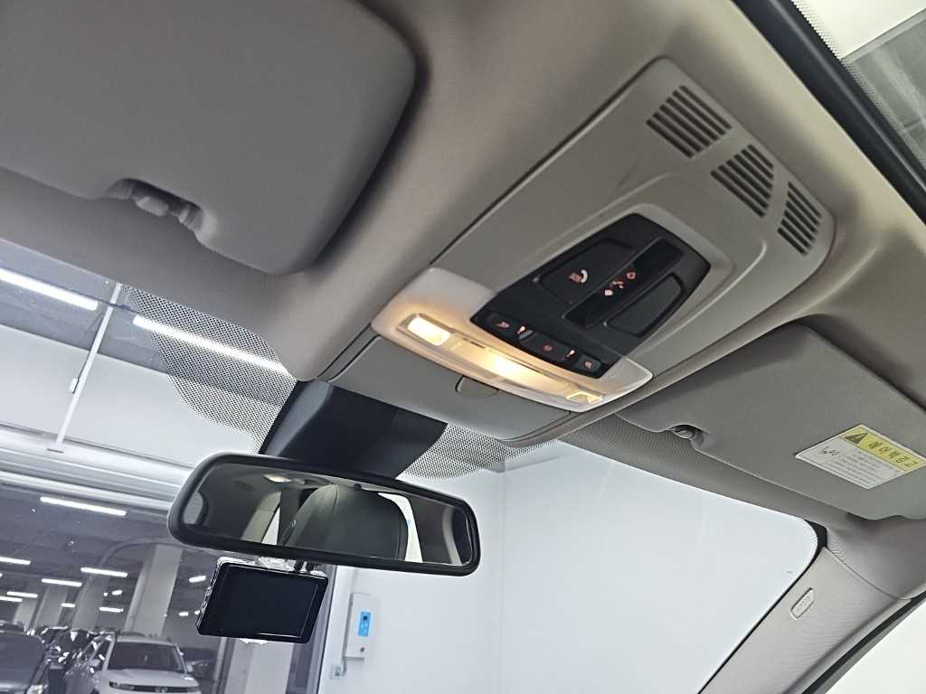 BMW X5 — photo 17