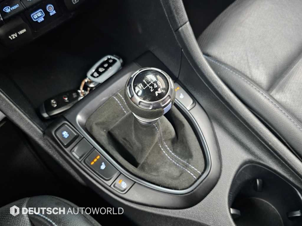 Hyundai Veloster — photo 09