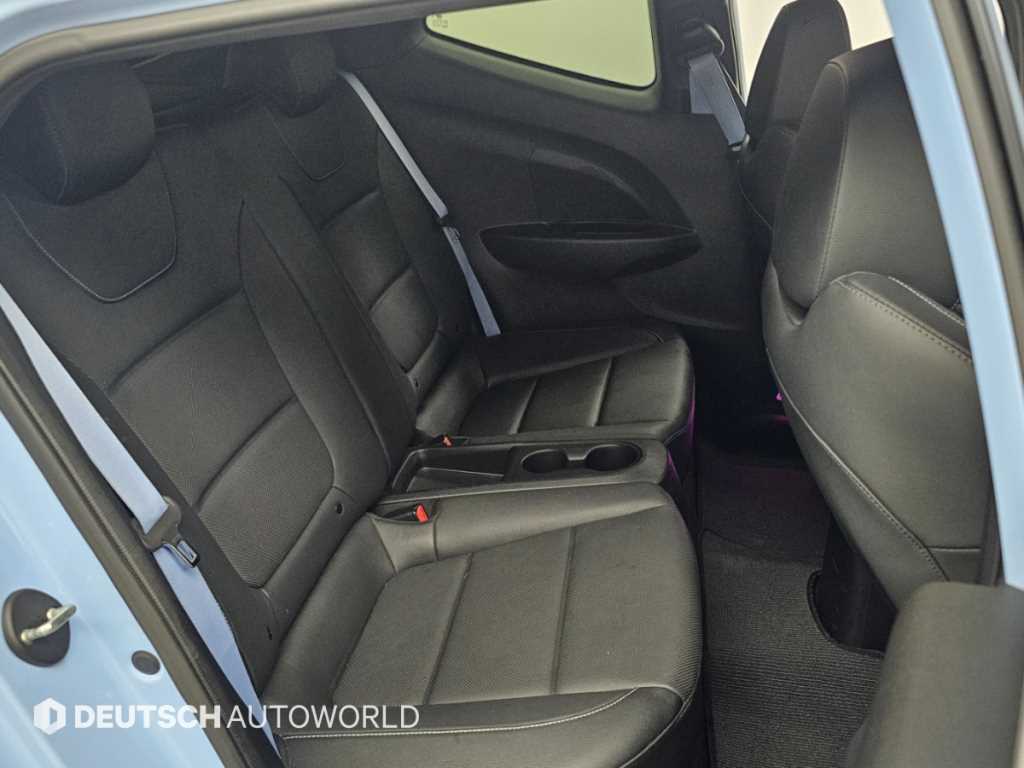 Hyundai Veloster — photo 12