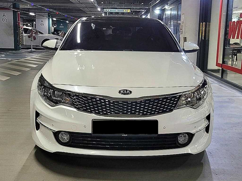Kia K5 — photo 02