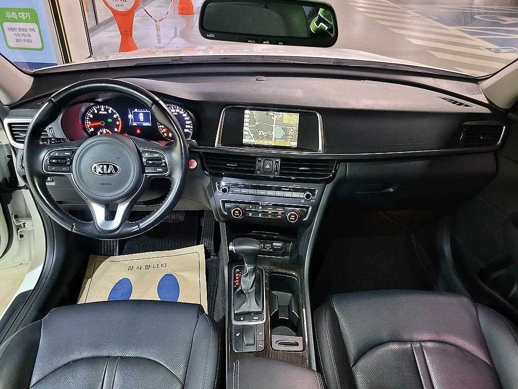 Kia K5 — photo 06