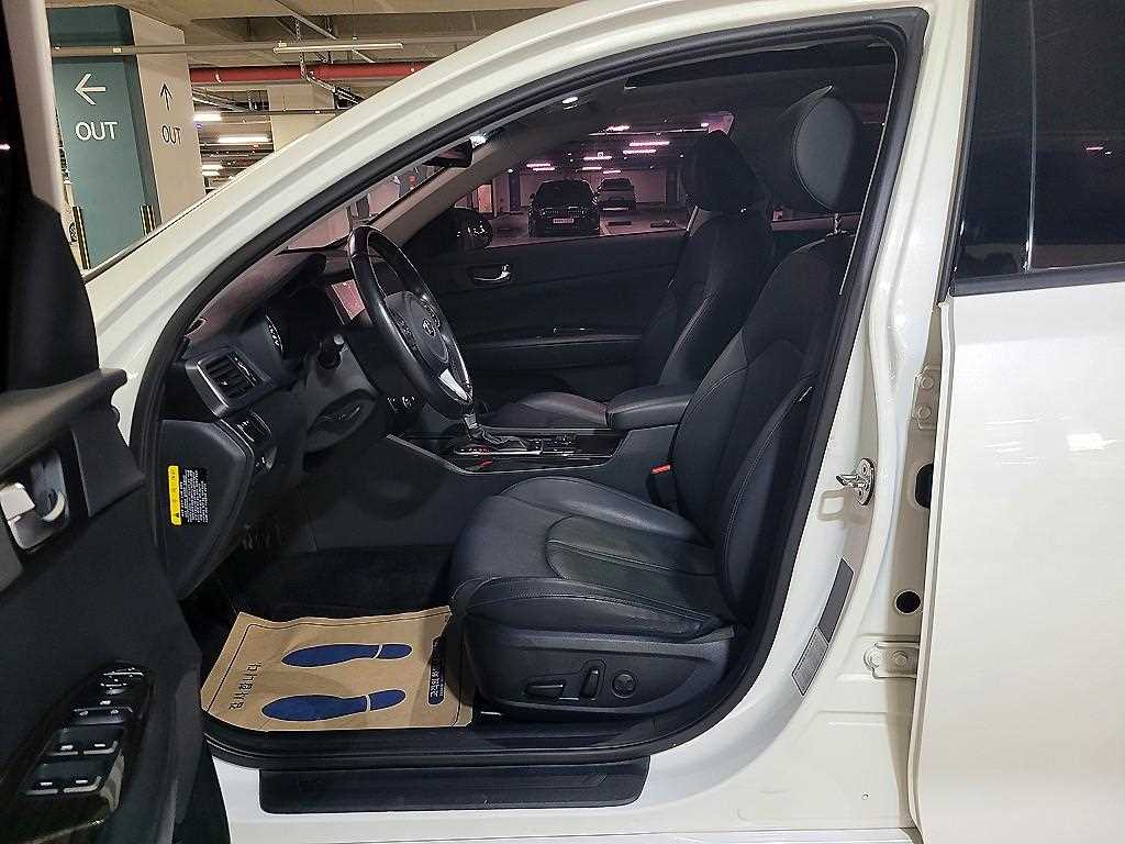Kia K5 — photo 07