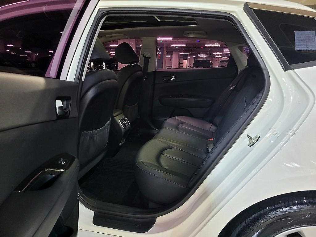 Kia K5 — photo 08