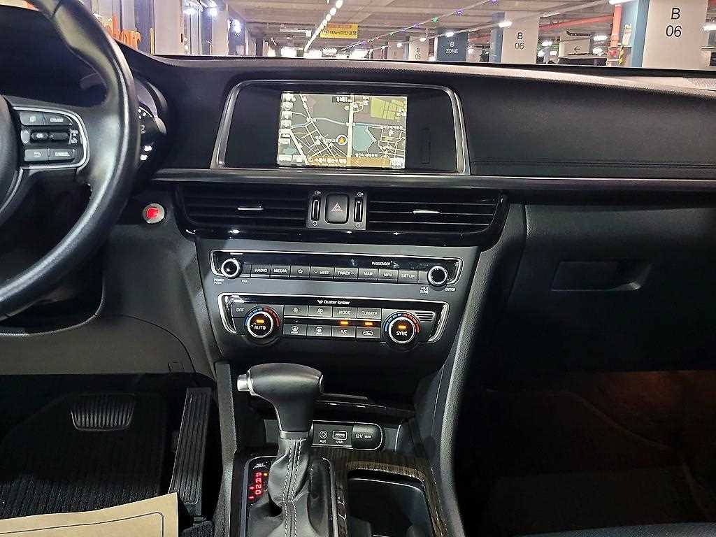 Kia K5 — photo 11