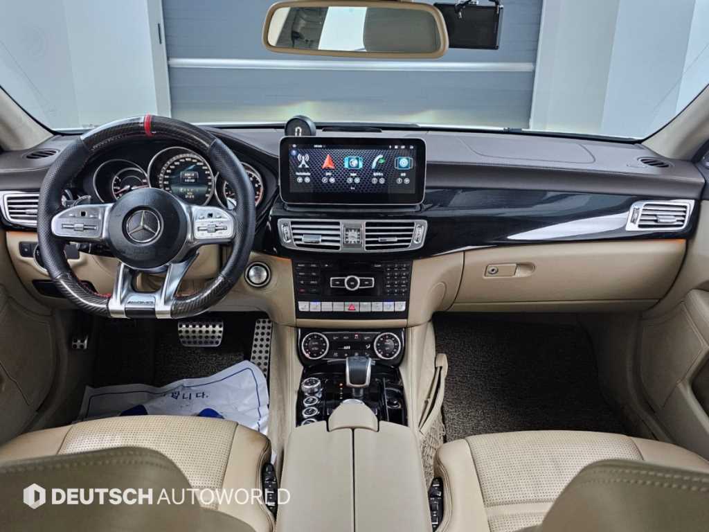 Mercedes-Benz CLS-Class — photo 07