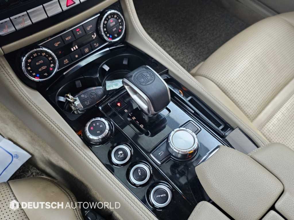 Mercedes-Benz CLS-Class — photo 09